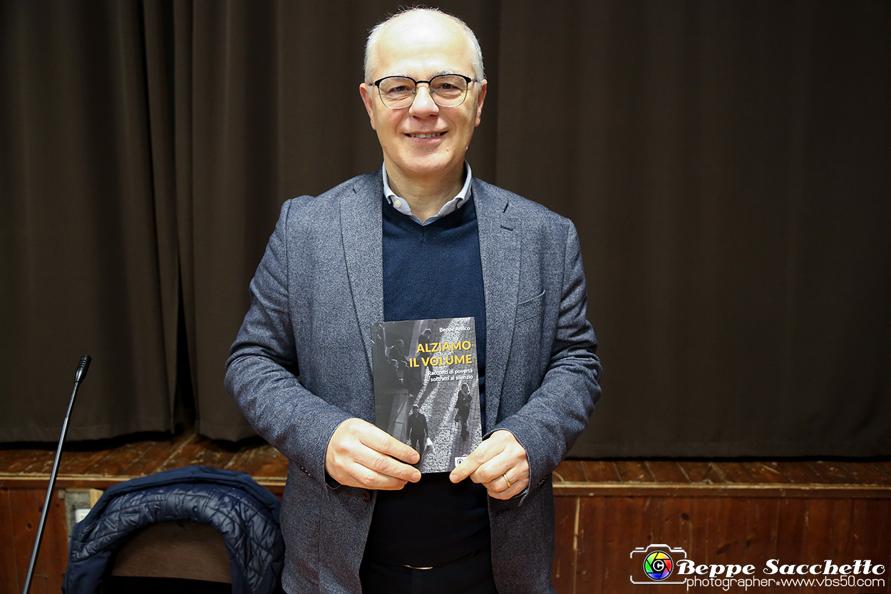 VBS_5895 - Presentazione libro 'Alziamo il volume' di Beppe Amico.jpg